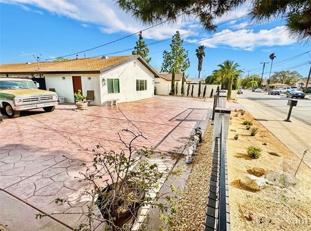 Photo of 8735 Calaveras Avenue, Rancho Cucamonga, CA 91730 (MLS # IV26066399)