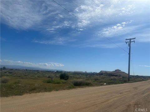 Photo of 0 Vinton, Phelan, CA 92371 (MLS # HD26176040)