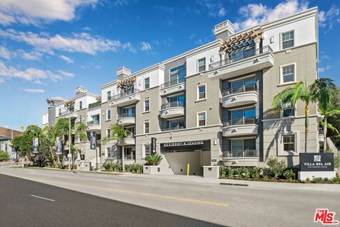 Photo of 130 S Sepulveda Boulevard #101, Los Angeles, CA 90049 (MLS # 25570349)