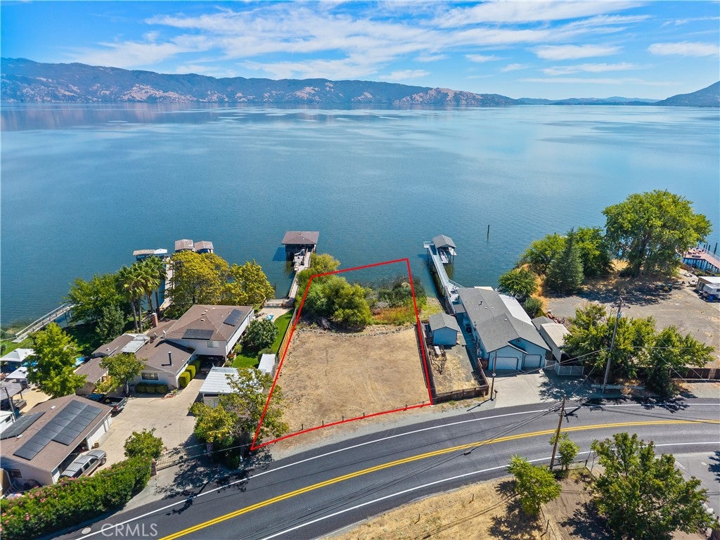 2832 Lakeshore Boulevard