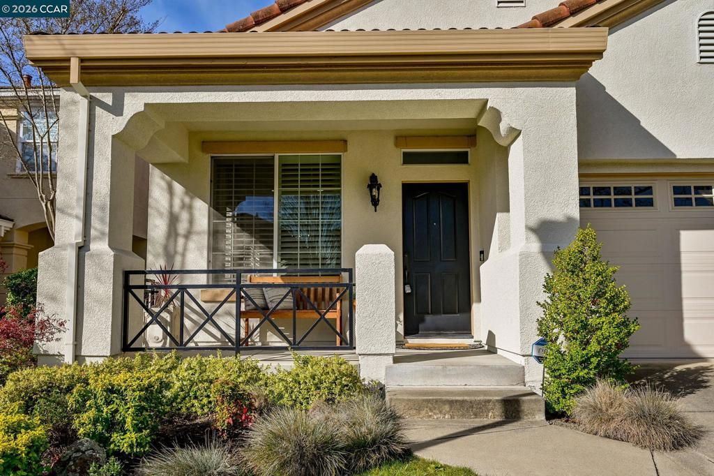 Photo of 419 Fuchsia Ln Ln, San Ramon, CA 94582 (MLS # 41127088)