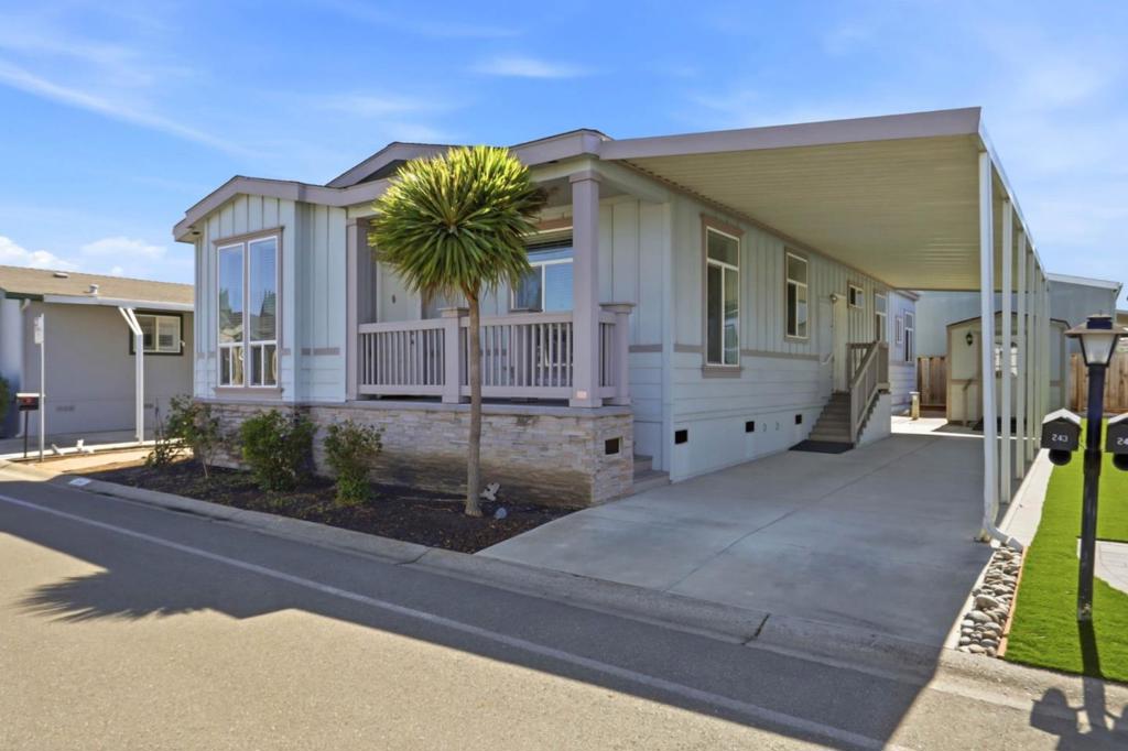 1225 Vienna Drive