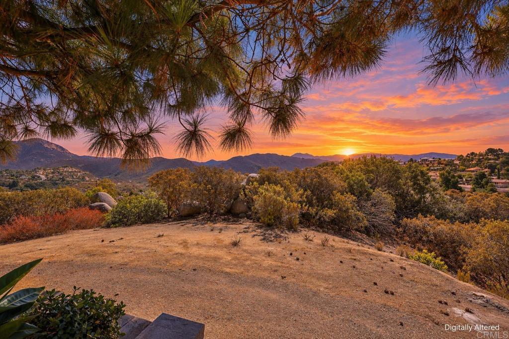 3129 Via Viejas