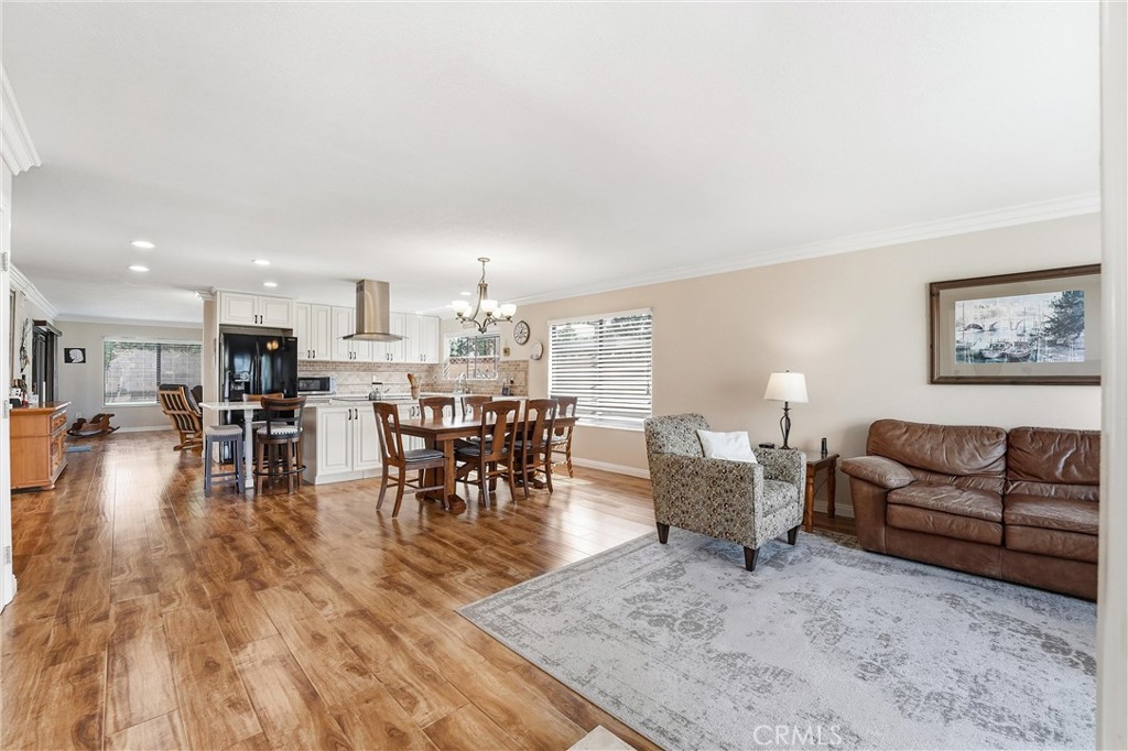 Properties 3 255 N Waverly Street