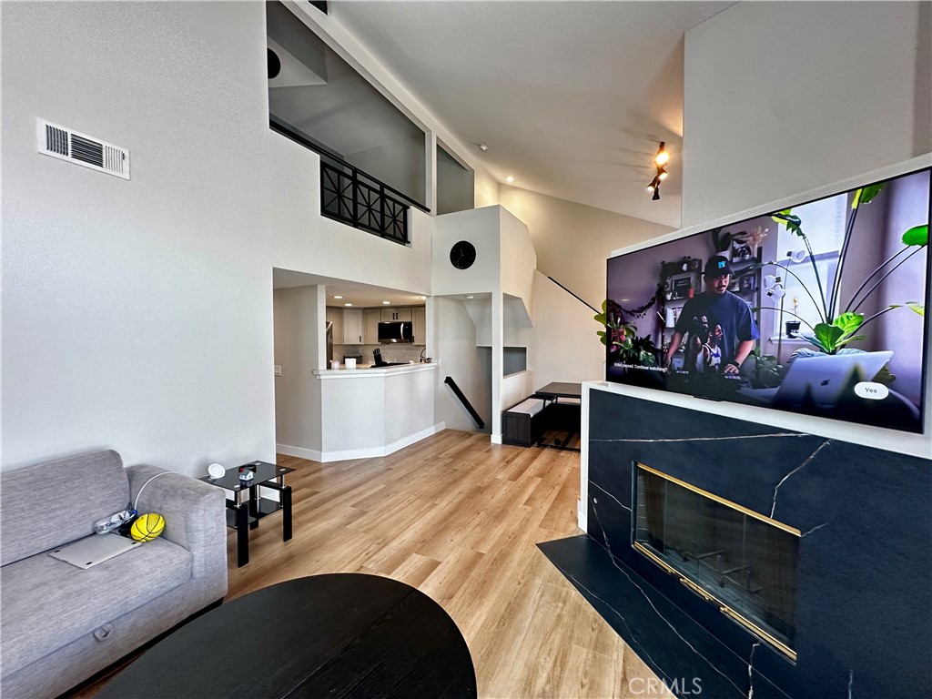 932 N Turner Avenue 48