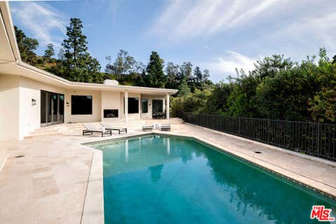 Photo of 1845 Loma Vista Drive, Beverly Hills, CA 90210 (MLS # 26867695)