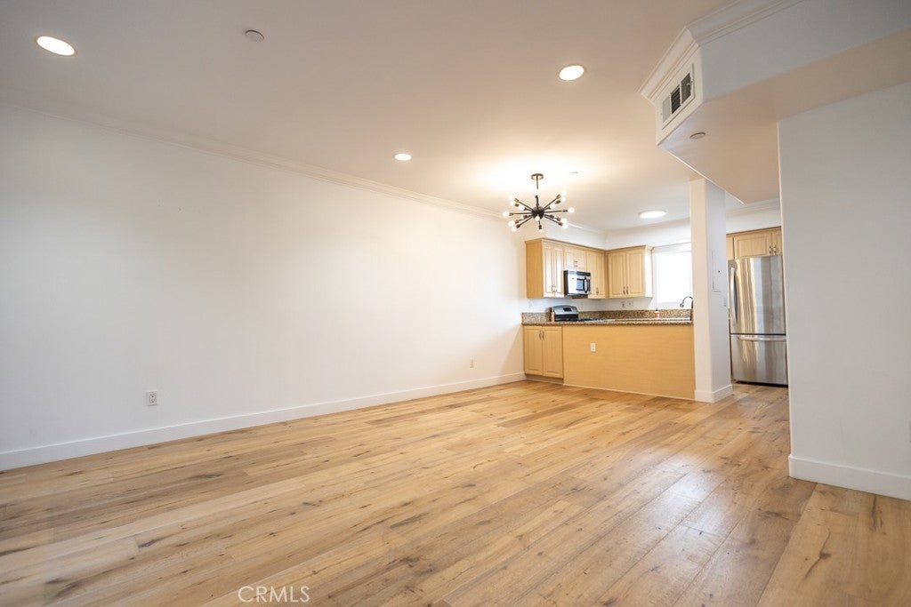 364 W Wilson Avenue 3