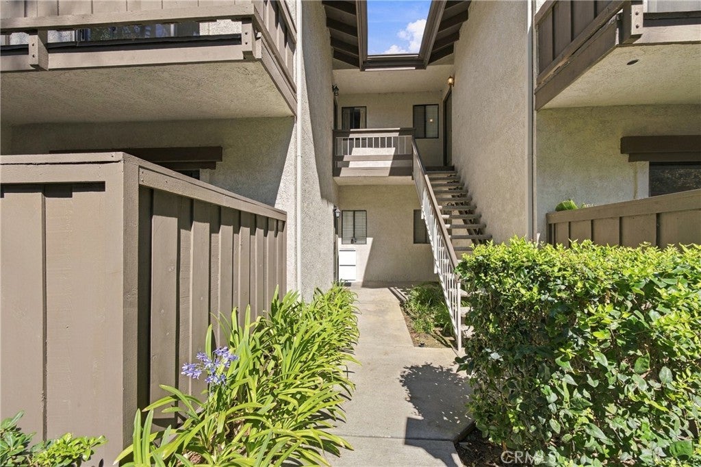 22719 Lakeway 402