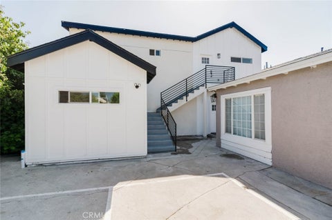 Photo of 5732 Willowcrest Avenue #3, North Hollywood, CA 91601 (MLS # SR26192845)