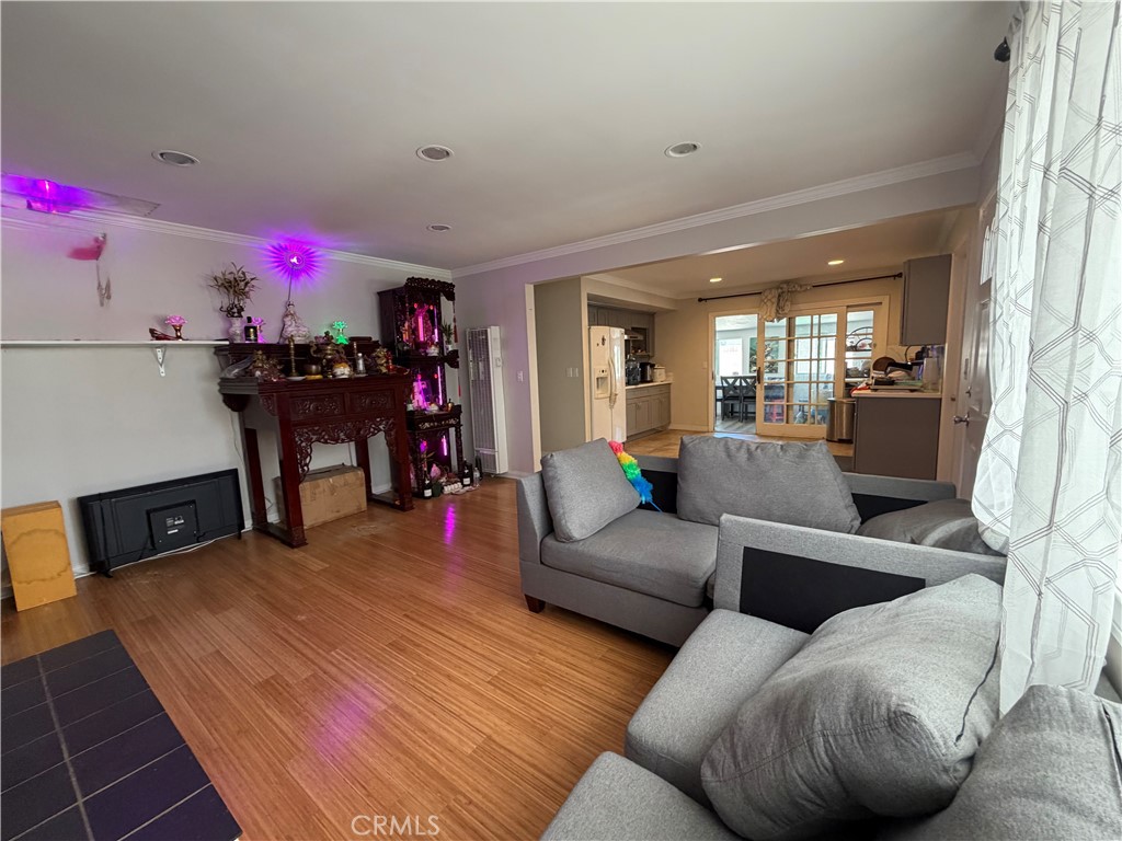10831 Cedar