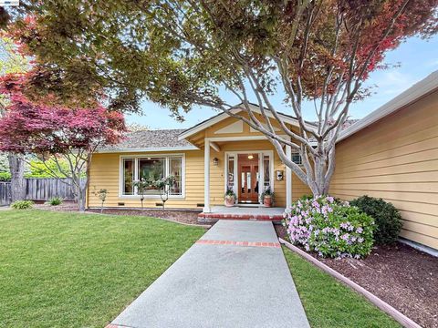 Photo of 1209 Rimer Dr Dr, Moraga, CA 94556 (MLS # 41129496)