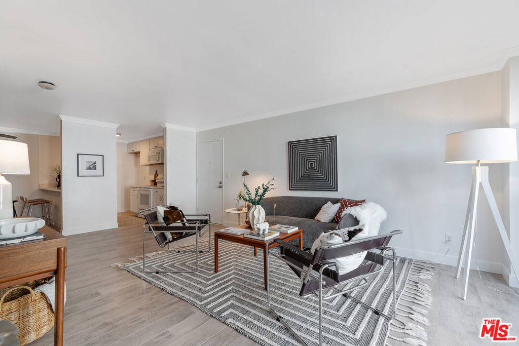 4900 Overland Avenue 243