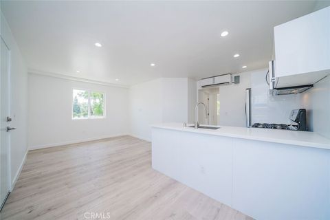 Photo of 6745 Laurel Canyon BLVD #201, North Hollywood, CA 91606 (MLS # SR26115490)