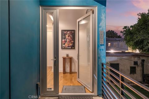 Photo of 302 S Venice Blvd, Venice, CA 90291 (MLS # PW26061306)