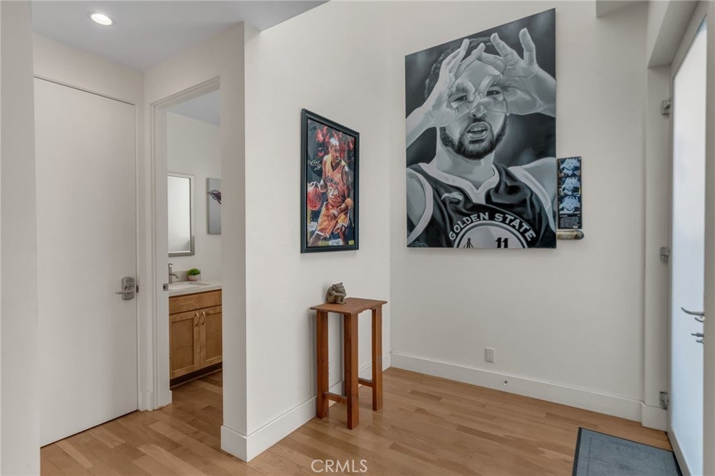 302 S Venice