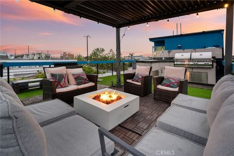 Photo of 302 S Venice Blvd, Venice, CA 90291 (MLS # PW26061306)