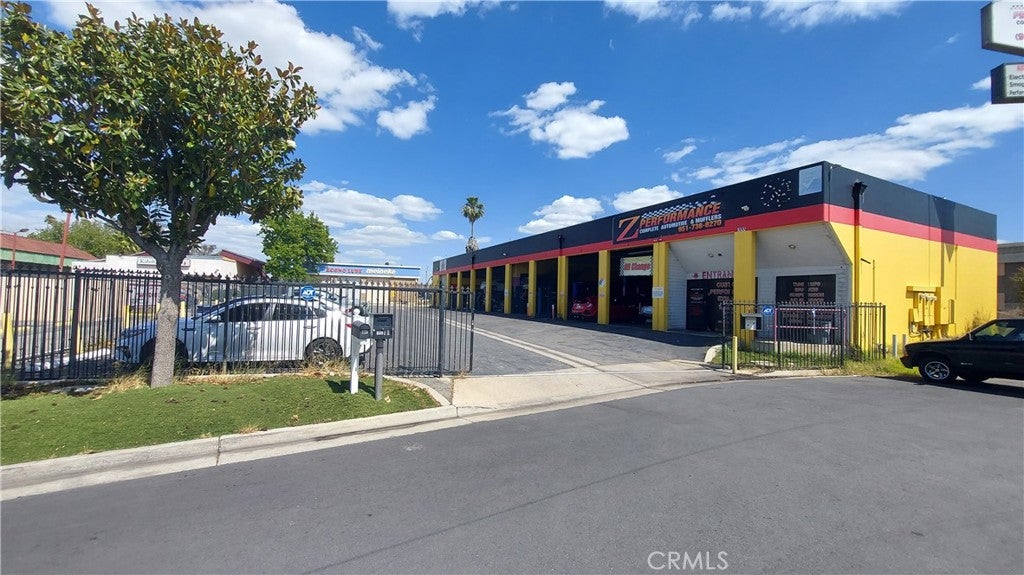 133 Washburn Cir, Corona, CA 92882