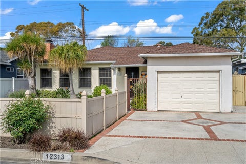 Photo of 12313 Alberta Dr, Culver City, CA 90230 (MLS # SR26060485)