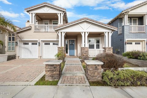 Photo of 3917 W Hemlock Street, Oxnard, CA 93035 (MLS # V1-33979)