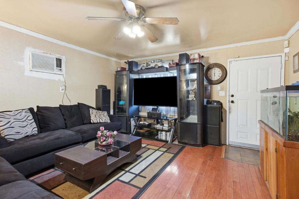 605 Grand Avenue