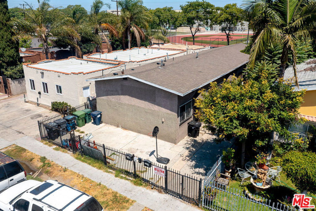 1159 E 64th Street