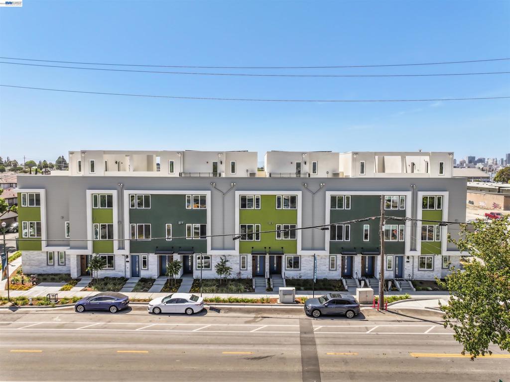 1925 Grand Street