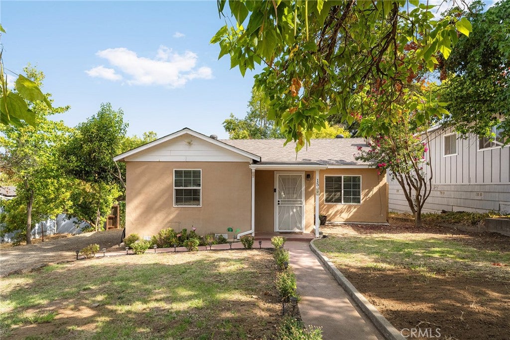 15 Oak Park Way