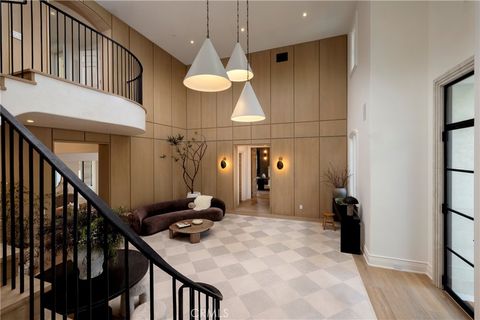 Tiny photo for 24 Fairway Pt, Newport Coast, CA 92657 (MLS # NP26001371)