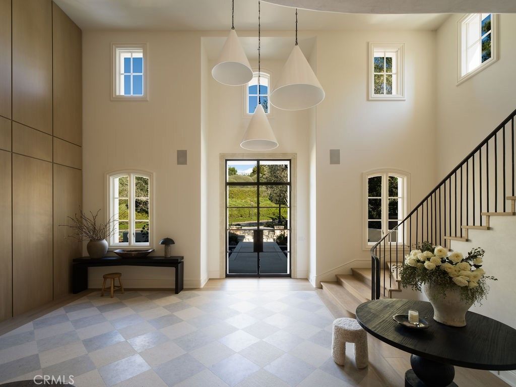 Photo of 24 Fairway Pt, Newport Coast, CA 92657 (MLS # NP26001371)