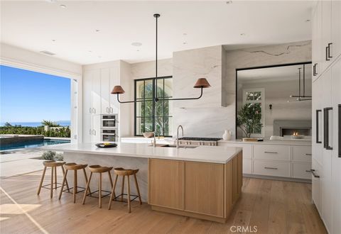 Tiny photo for 24 Fairway Pt, Newport Coast, CA 92657 (MLS # NP26001371)