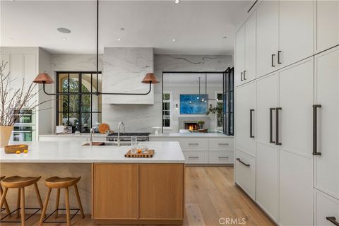 Tiny photo for 24 Fairway Pt, Newport Coast, CA 92657 (MLS # NP26001371)