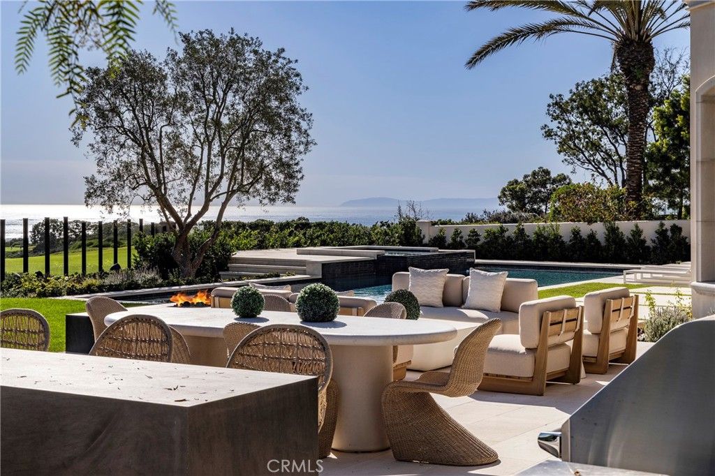 Photo of 24 Fairway Pt, Newport Coast, CA 92657 (MLS # NP26001371)