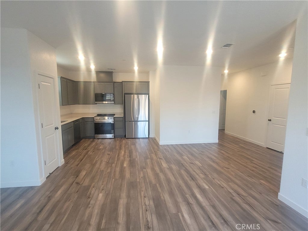 289 Travis Court