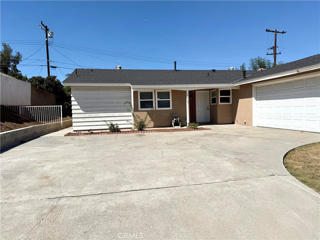 Welcome to this inviting single-family home offering 1,379 sq. ft. of living space with 4 bedrooms and 2 bathrooms. The kitchen features ample cabinet space, generous countertops, and an adjacent dining area filled with natural light. Bathrooms include updated vanities and fixtures for everyday comfort.
The home offers both a front yard and a spacious backyard, plus a side yard with mature fruit trees. A sliding glass door connects the living room to the backyard patio, creating an ideal setting for outdoor enjoyment. The attached 2-car garage provides convenient parking with direct access into the kitchen — perfect for unloading groceries.
Move-in ready, this home blends practicality, outdoor space, and comfort in a wonderful rental opportunity.