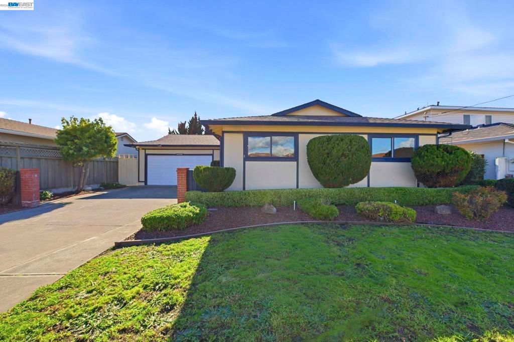 Photo of 14297 14297 Tiburon Rd Rd, San Leandro, CA 94577 (MLS # 41125775)