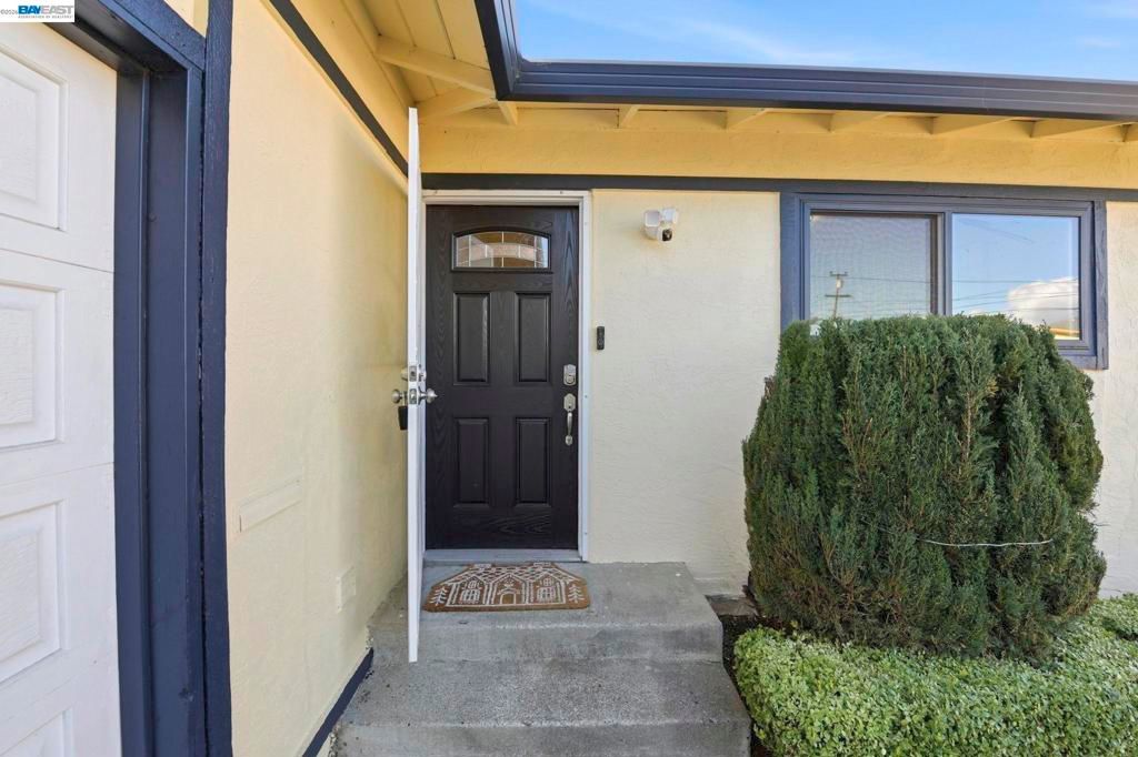 Photo of 14297 14297 Tiburon Rd Rd, San Leandro, CA 94577 (MLS # 41125775)
