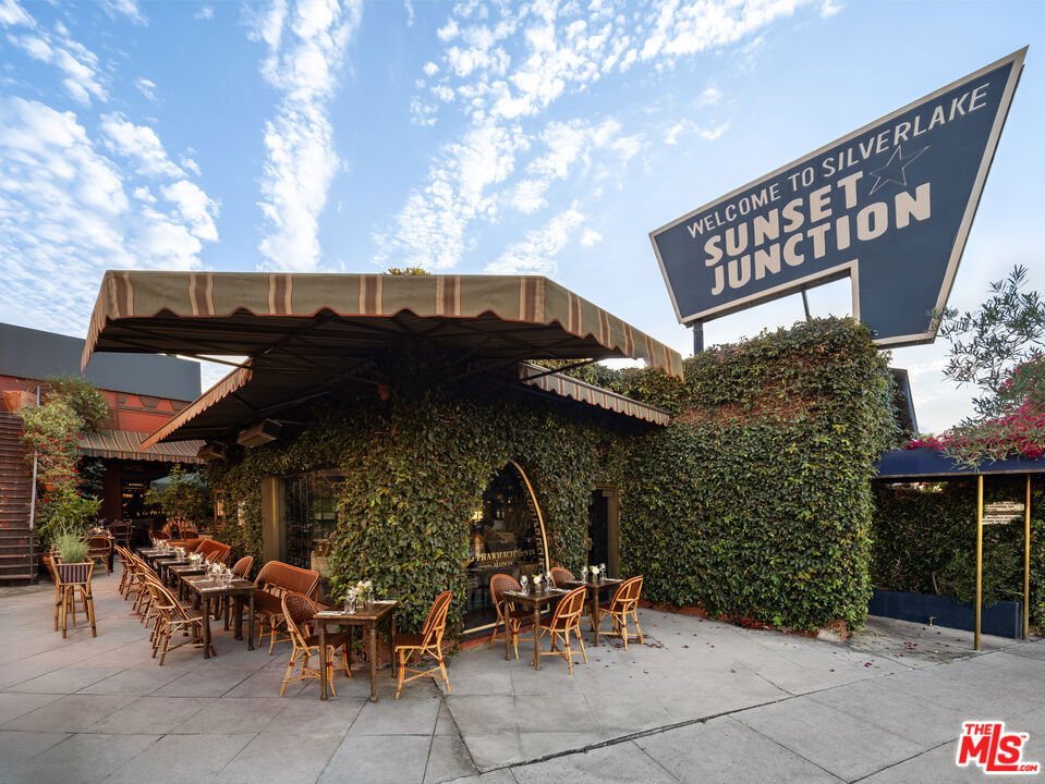 3924 W Sunset Boulevard
