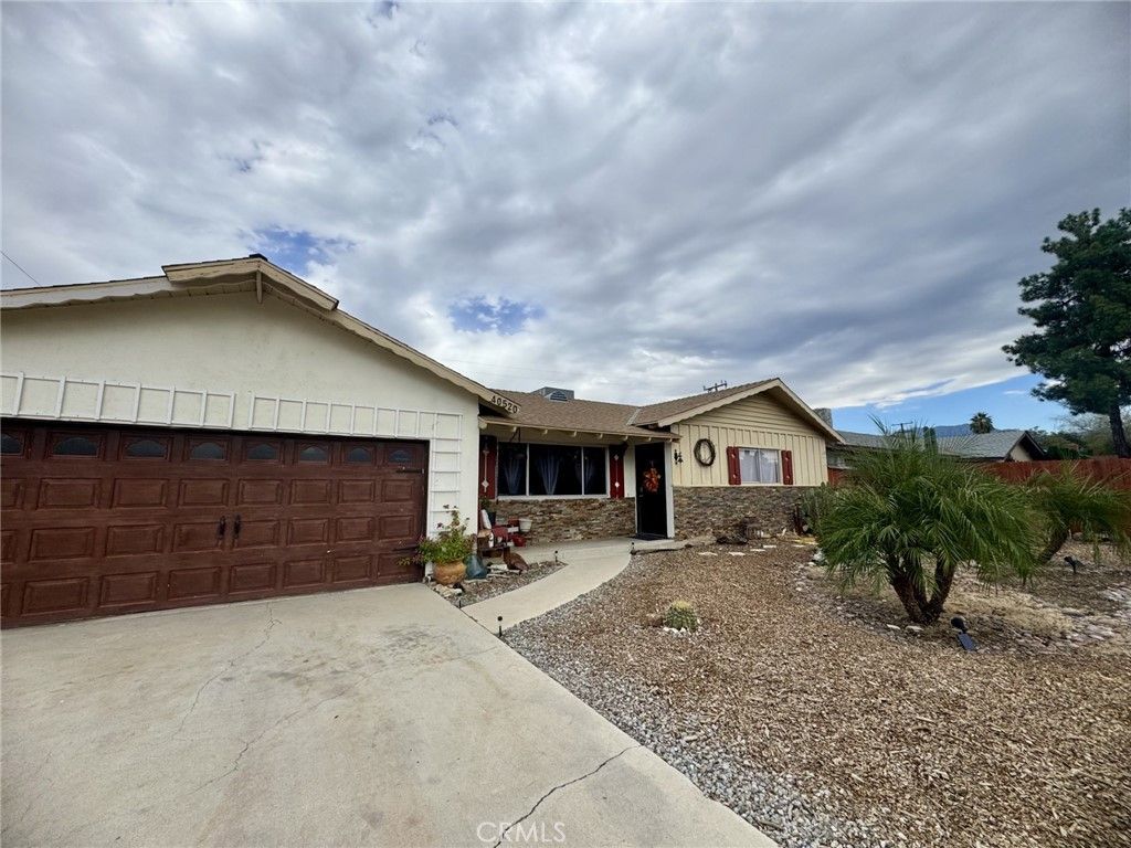 Photo of 40520 Poppy Drive, Hemet, CA 92544 (MLS # SW25244679)