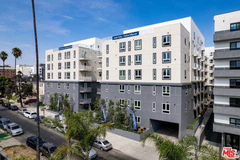 Photo of 839 Fedora Street #301B, Los Angeles, CA 90005 (MLS # 26843521)