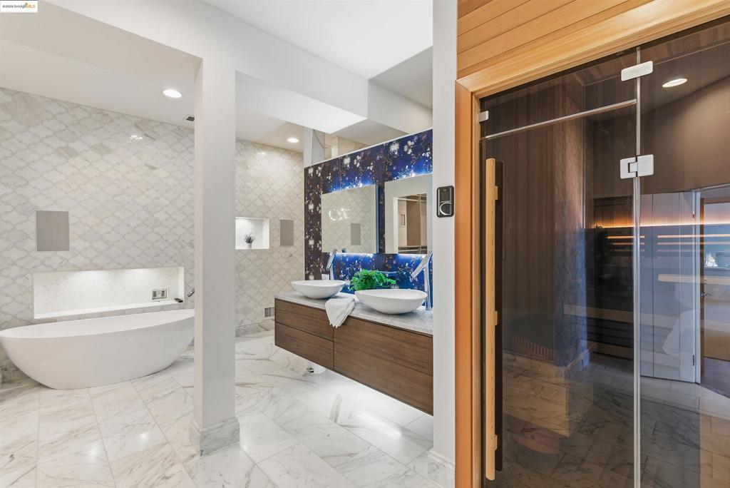 MONTCLAIR - Residential