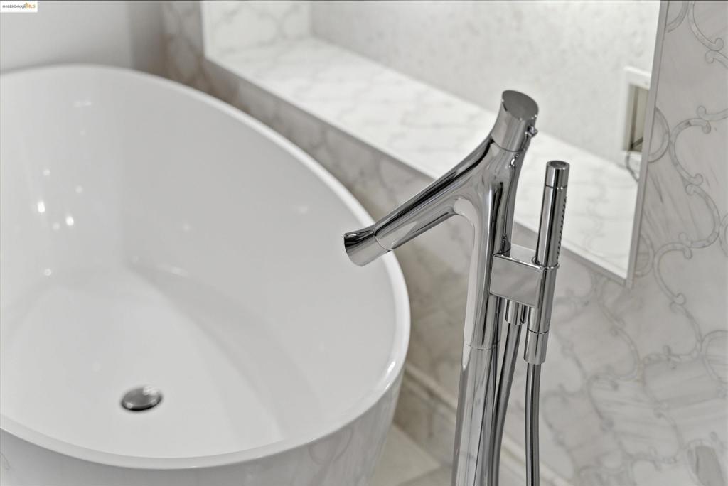 MONTCLAIR - Residential