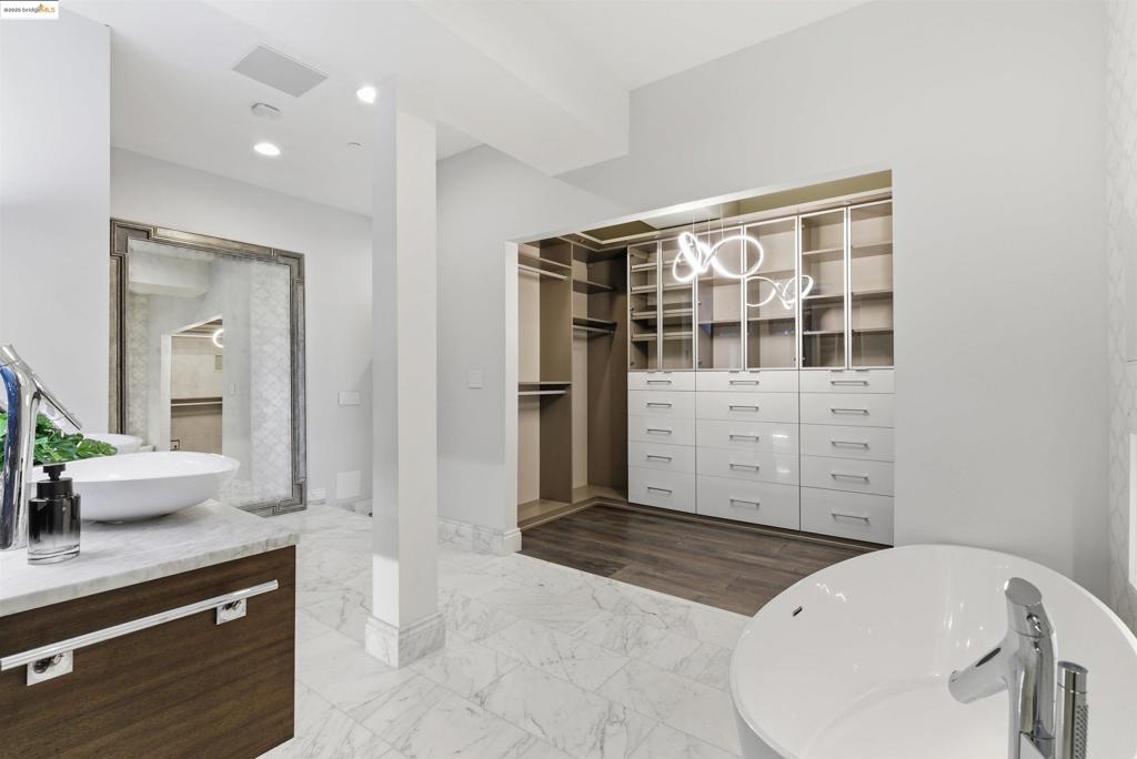 MONTCLAIR - Residential