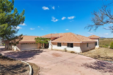Tiny photo for 34655 Calle Bella Loma, Temecula, CA 92592 (MLS # SB26233927)