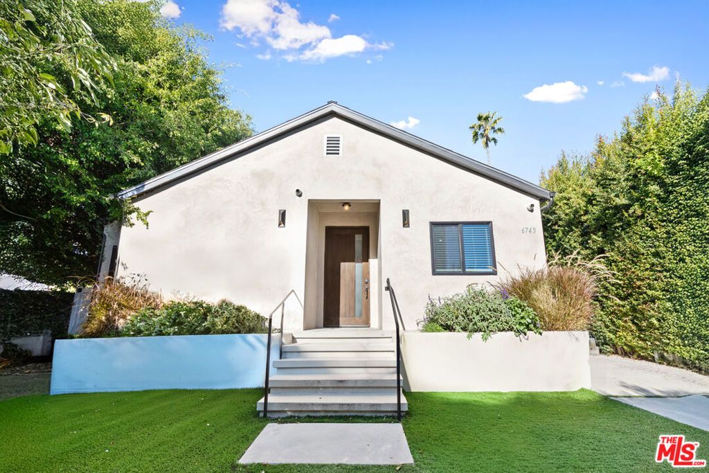 Photo of 6743 Colgate Avenue, Los Angeles, CA 90048 (MLS # 26638131)