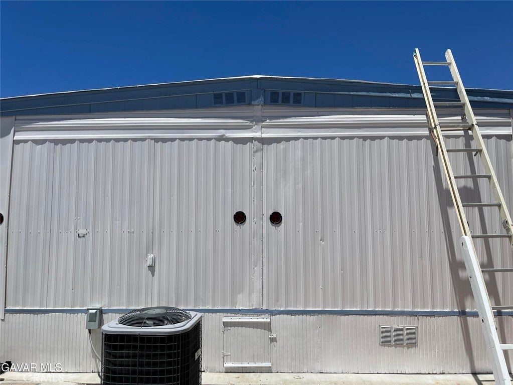 2550 East Avenue I 34