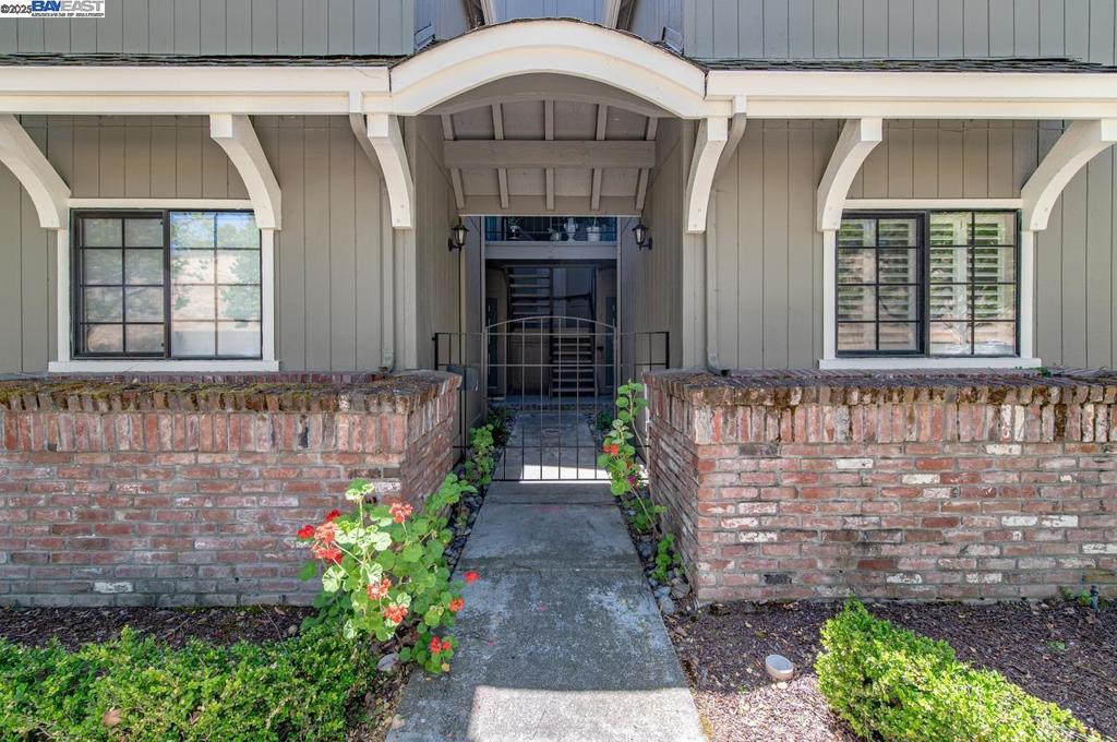 CANYON WOODS - Residential