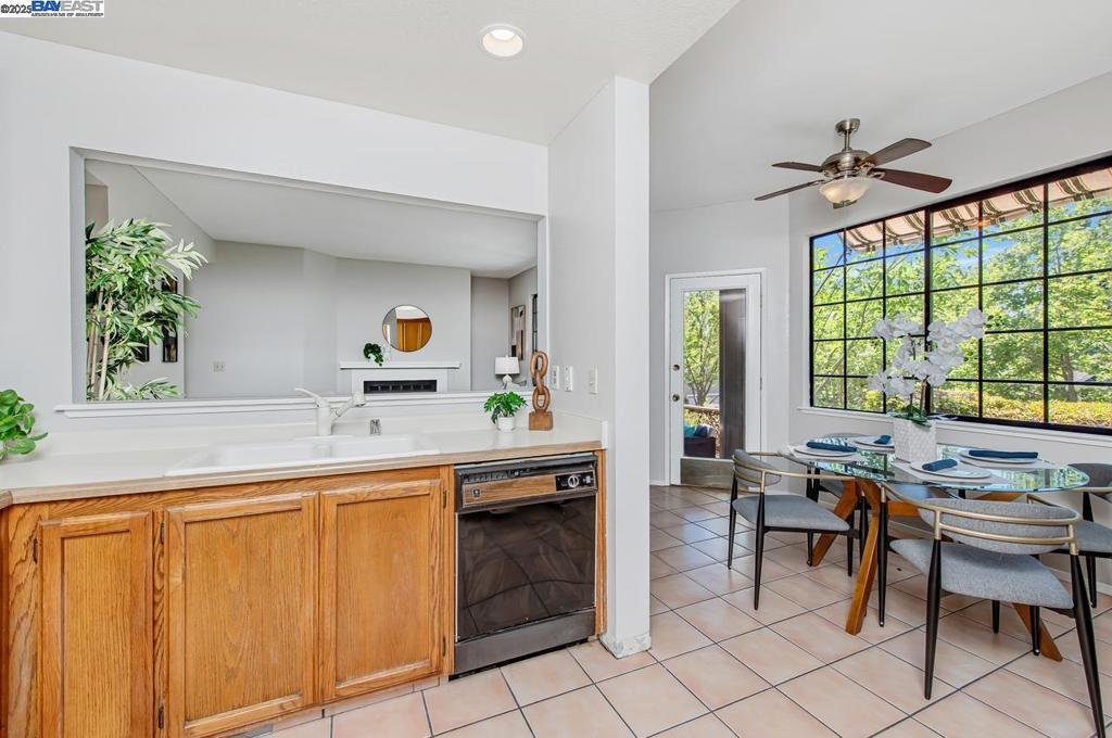 CANYON WOODS - Residential