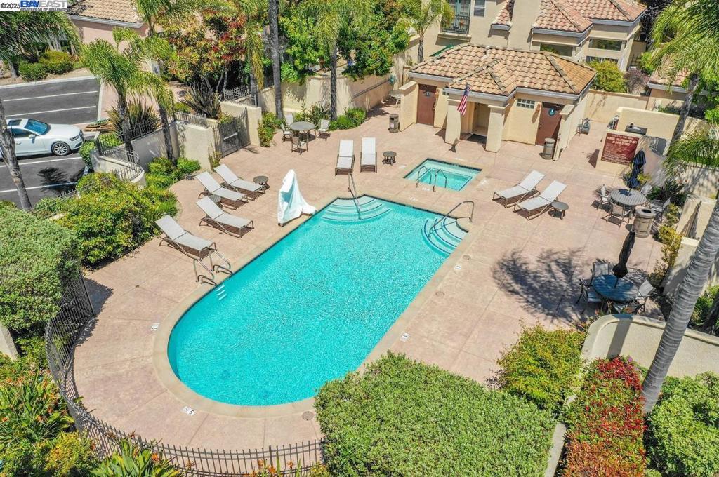 CANYON WOODS - Residential