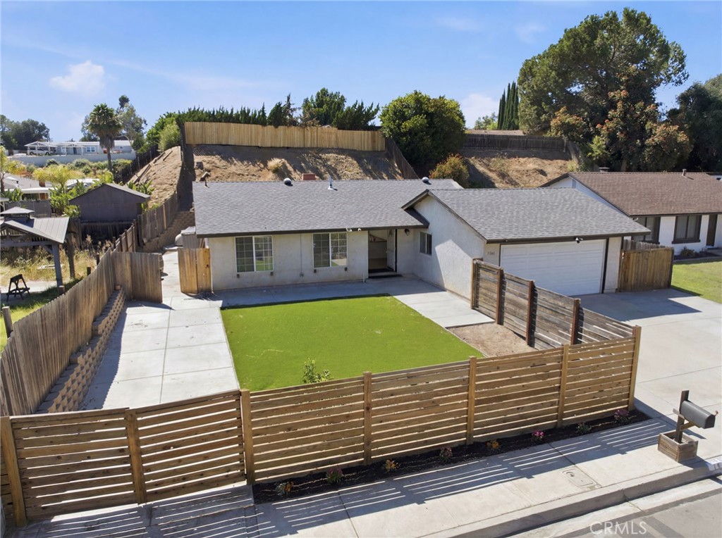 1345 Pleasant Hill