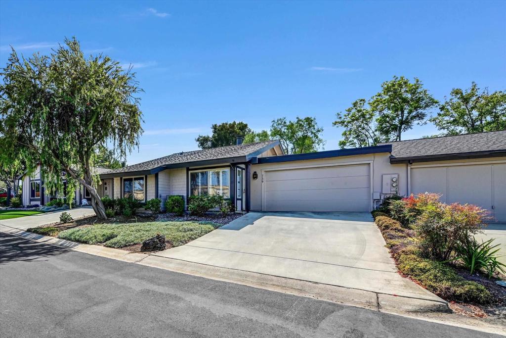 739 Nob Circle